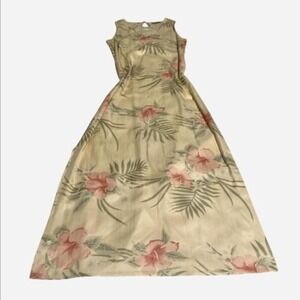 Vintage Tommy Bahama 100% silk dress in a floral pattern.